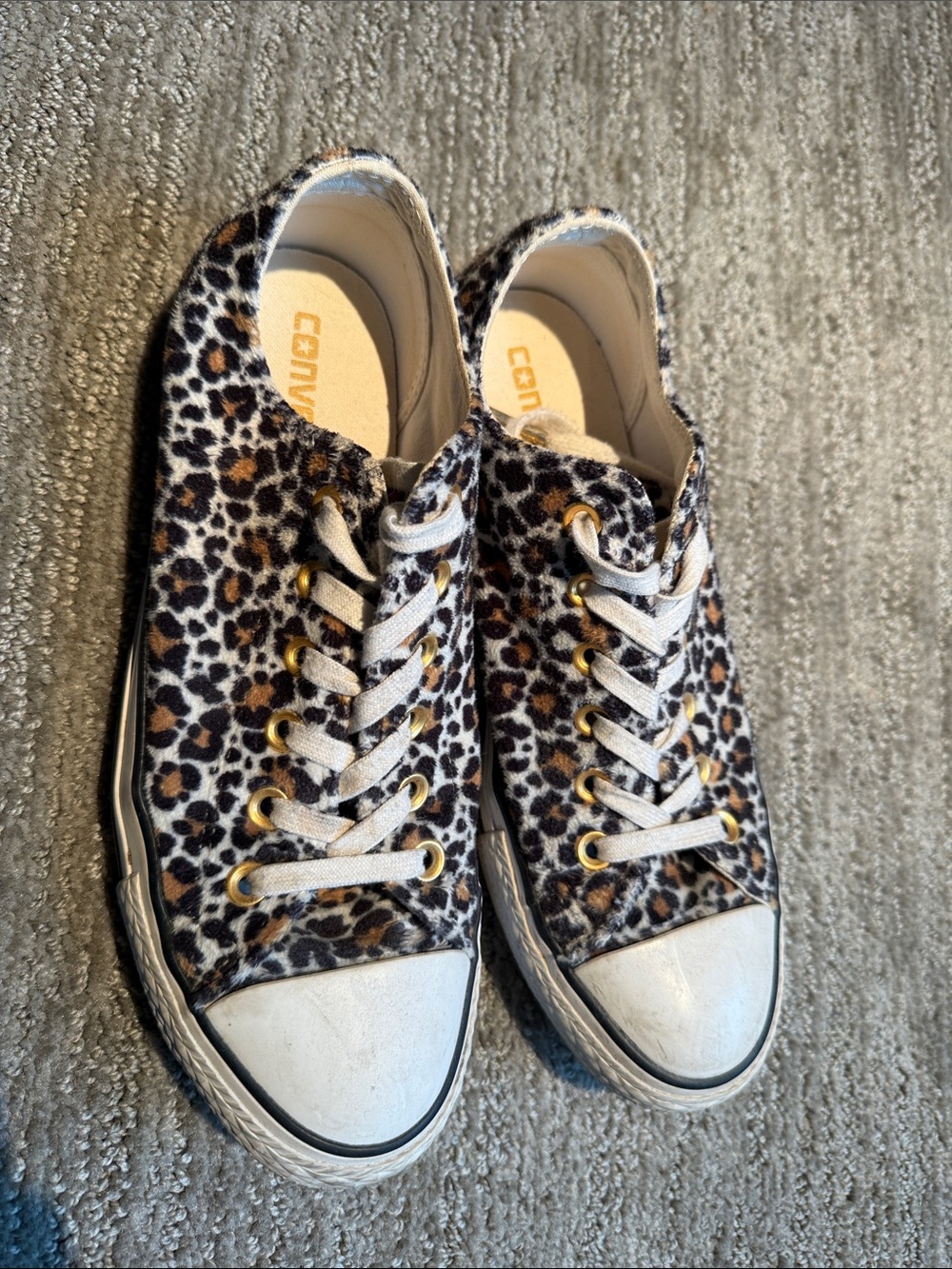 Converse Leopard Print Low-Top Sneakers women’s 8